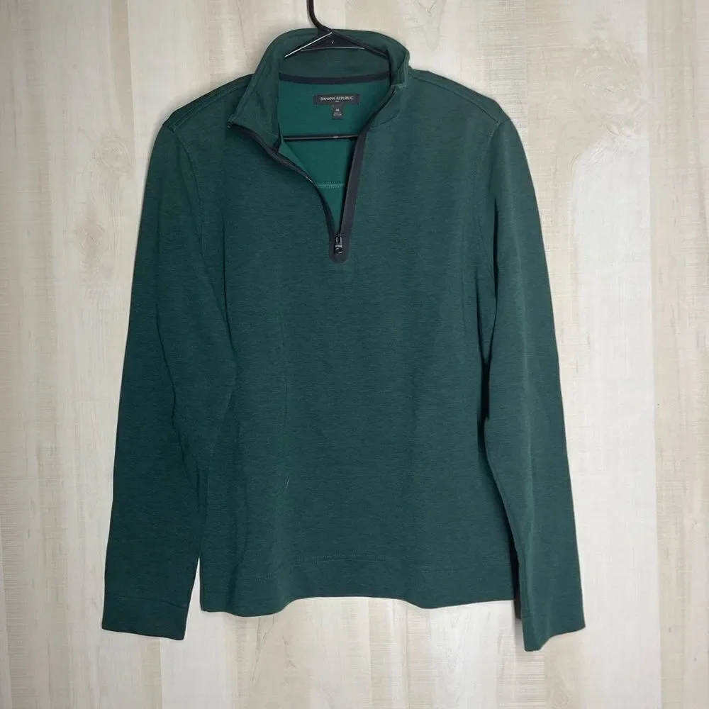 Banana‎ Republic forest Hunter green long sleeve pullover, size medium